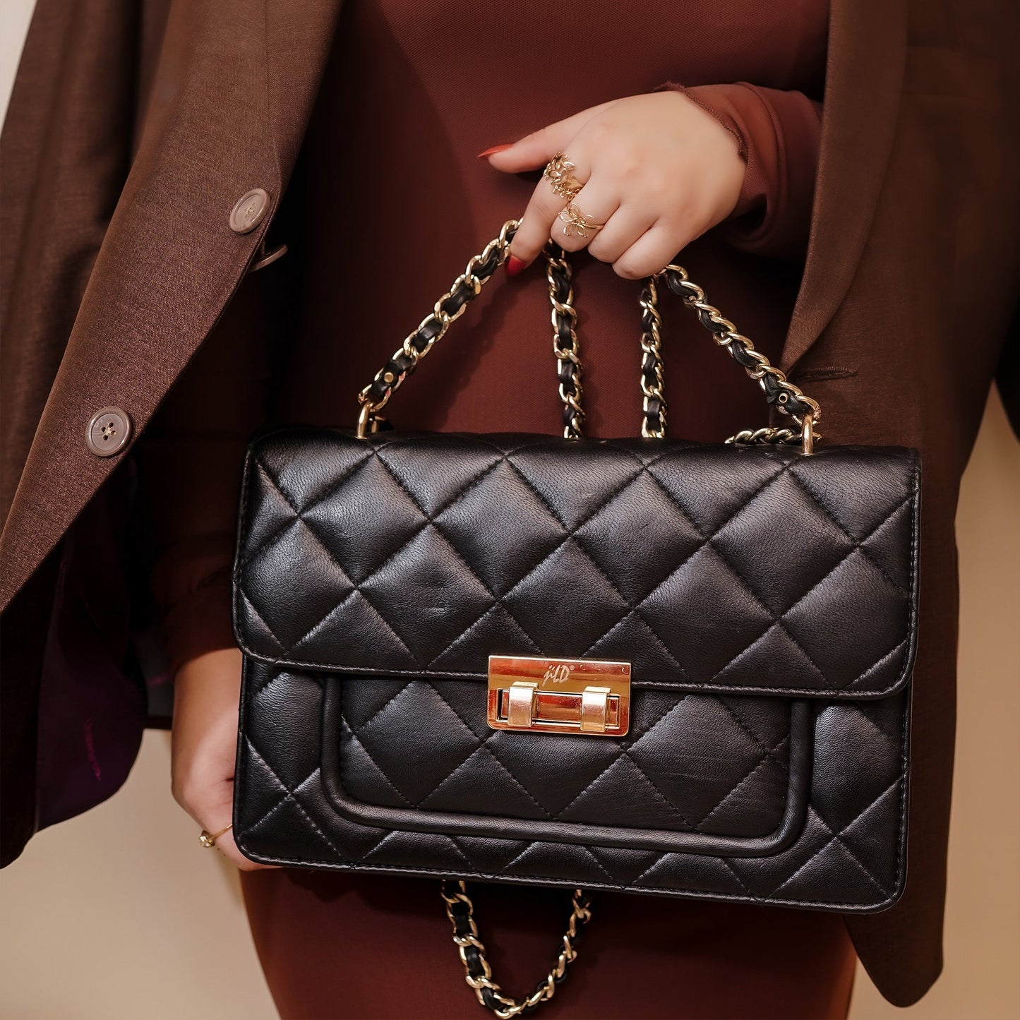 Flora Quilted Crossbody Leather Bag - Black - Image 17