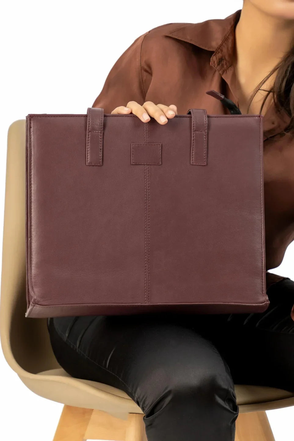 Everyday Women's Maroon Oak Leather Zipper Tote Bag - Image 4